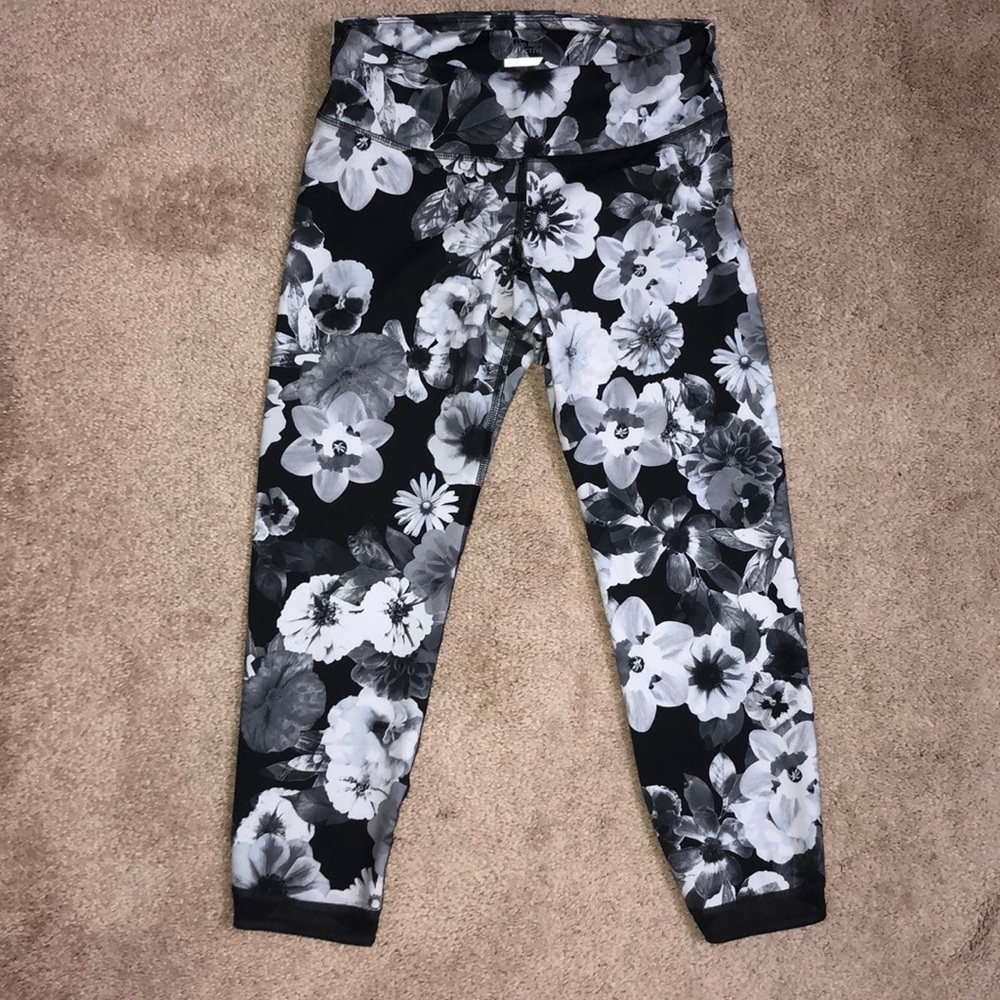 💥BOGO FREE💥 Old Navy capris